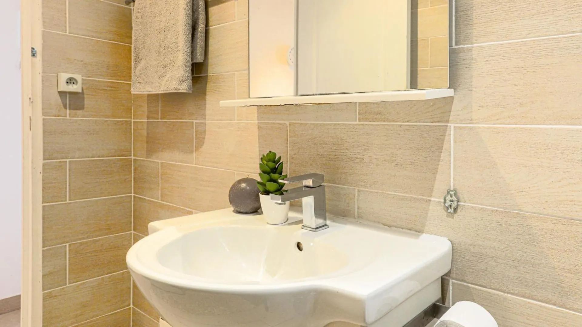 Apartment Villa M-Therese Promenade Anglais By Interhome Nice